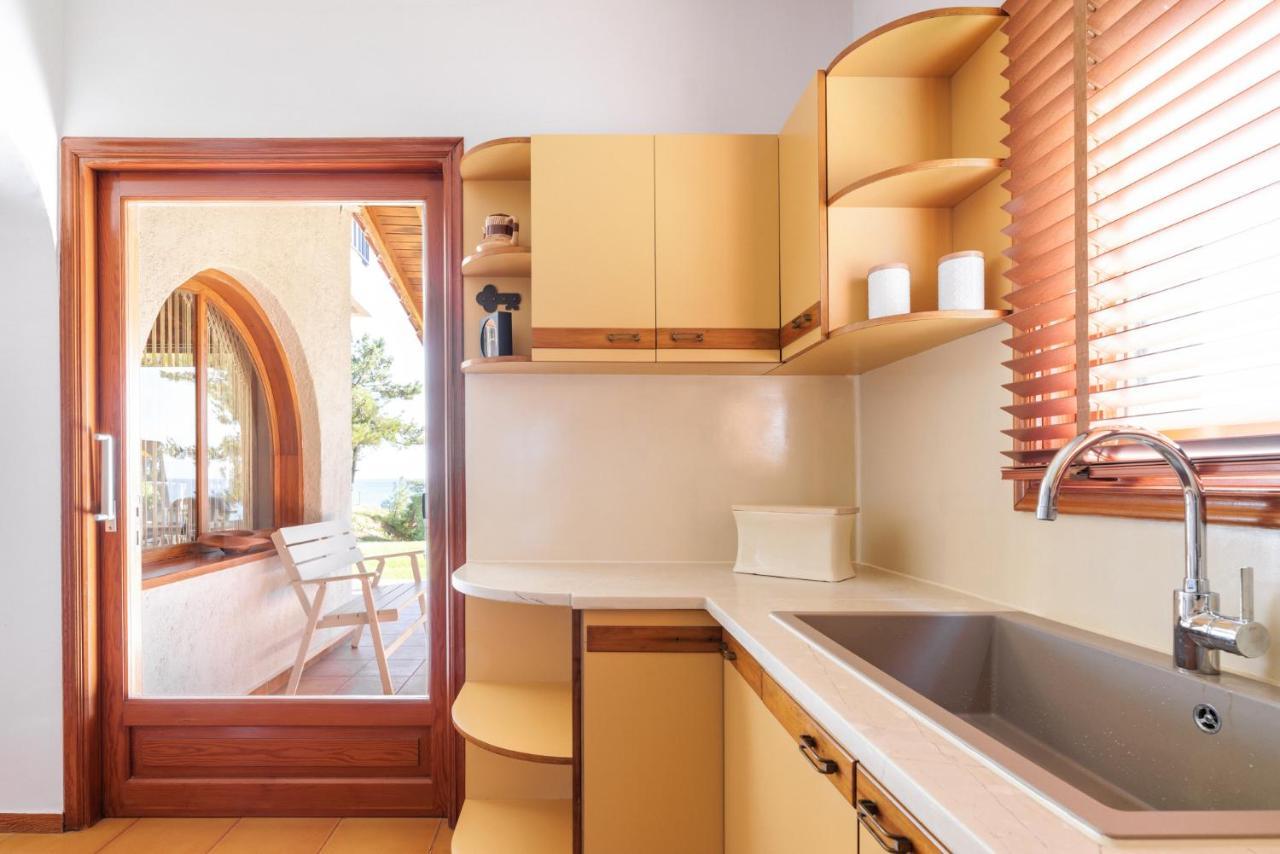 Luna Villa Private Beach Nea Iraklia Zewnętrze zdjęcie