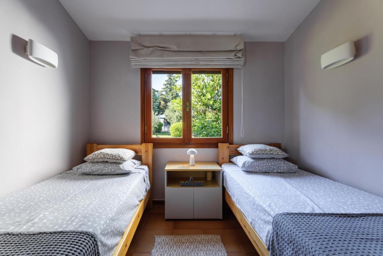 Luna Villa Private Beach Nea Iraklia Zewnętrze zdjęcie
