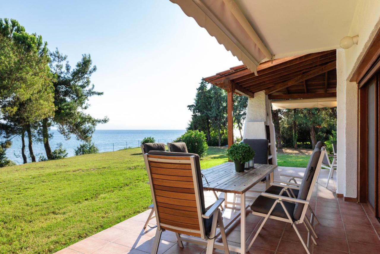 Luna Villa Private Beach Nea Iraklia Zewnętrze zdjęcie