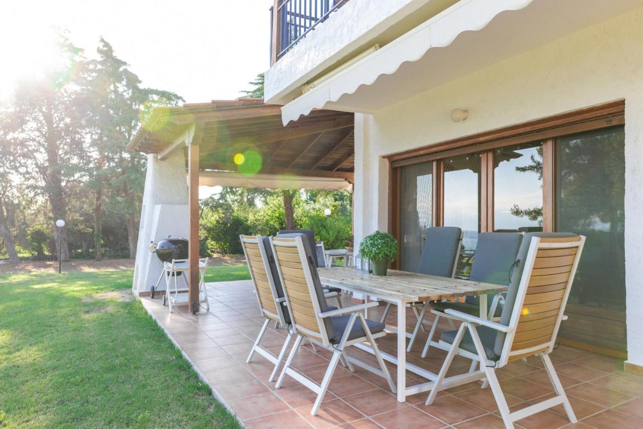 Luna Villa Private Beach Nea Iraklia Zewnętrze zdjęcie
